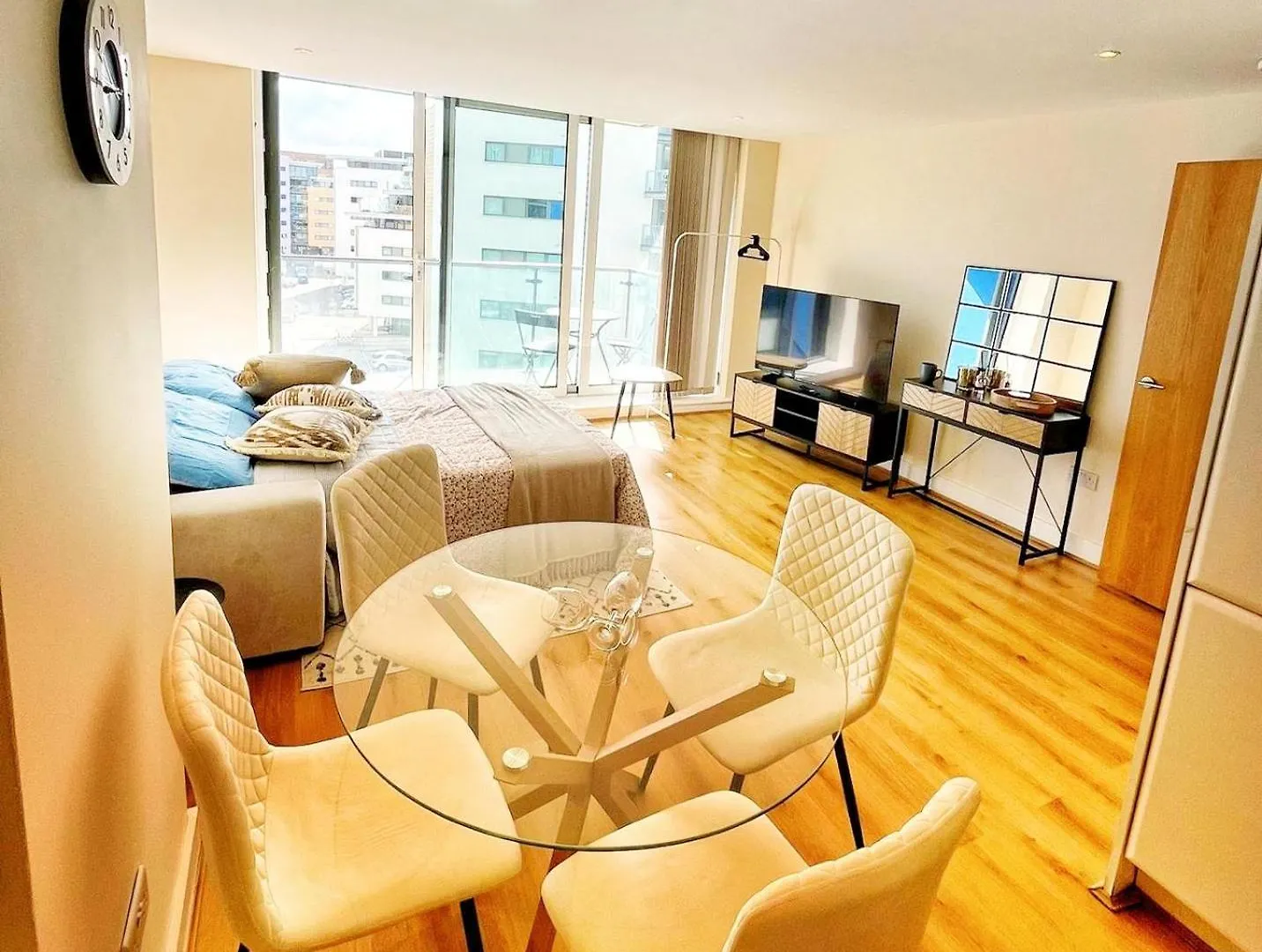 Riverside Royal Apartment London